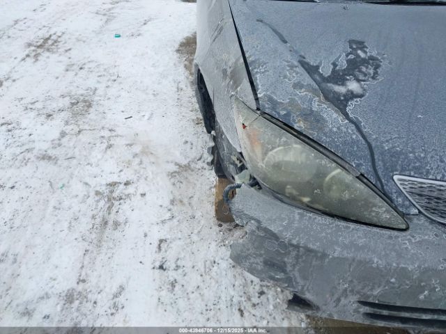 Toyota Camry Se Image 12