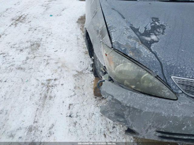 Toyota Camry Se Image 12