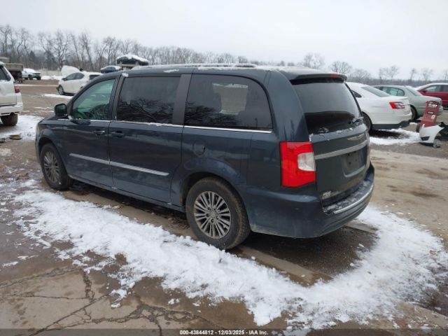 Chrysler Town & Country Touring-l Image 14