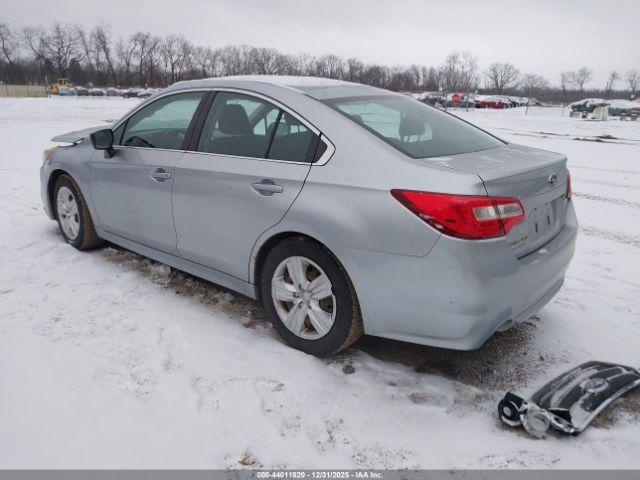 Subaru Legacy 2.5i Image 10