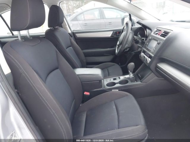 Subaru Legacy 2.5i Image 11