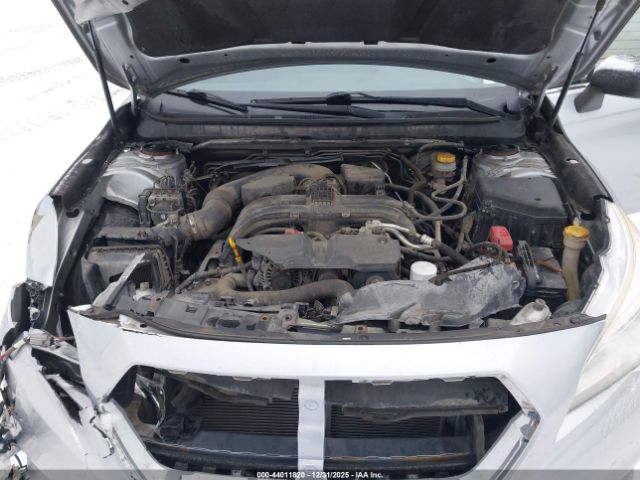 Subaru Legacy 2.5i Image 9