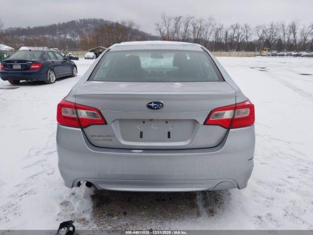 Subaru Legacy 2.5i Image 2