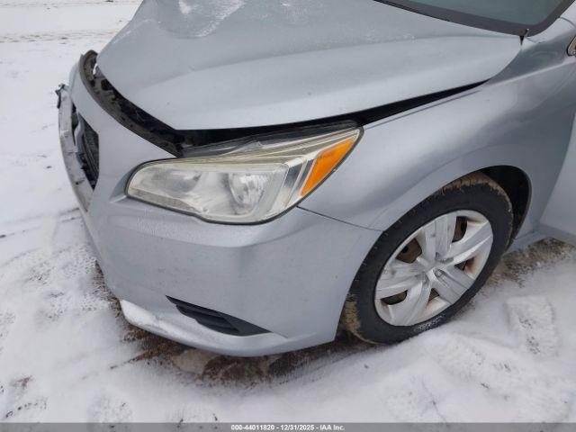 Subaru Legacy 2.5i Image 4