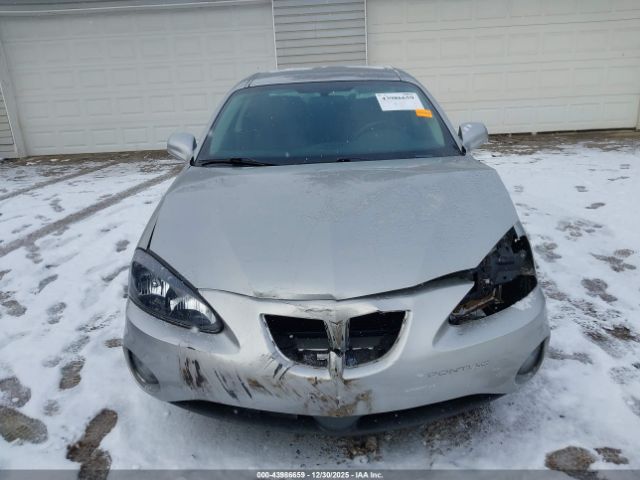 Pontiac Grand Prix Image 13