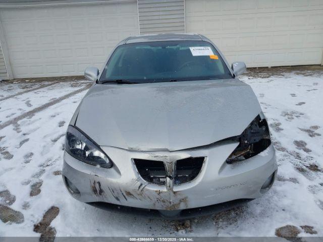 Pontiac Grand Prix Image 13