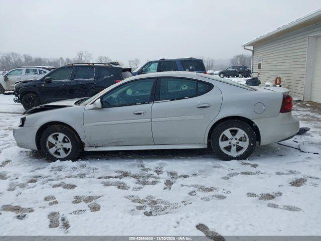 Pontiac Grand Prix Image 14