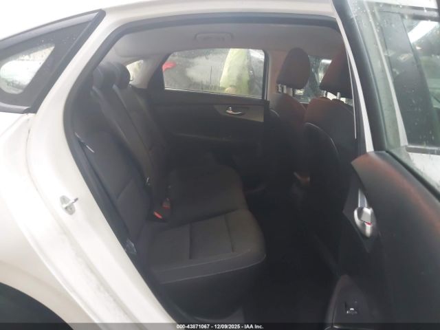 Kia Forte Lxs Image 17