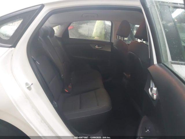 Kia Forte Lxs Image 17