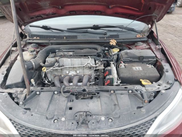 Chrysler 200 C Image 10