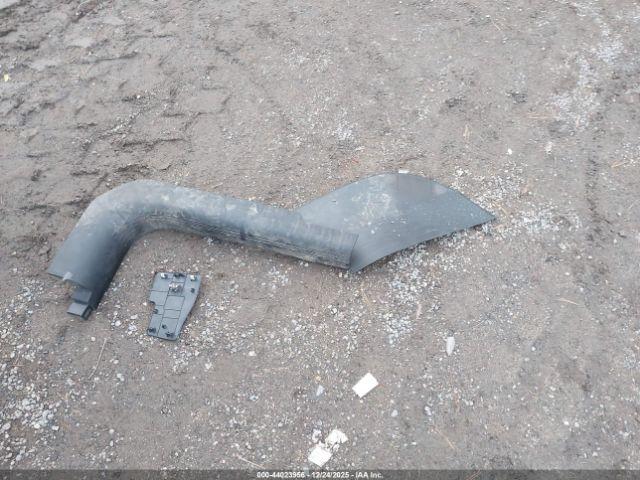 Chrysler 200 C Image 12