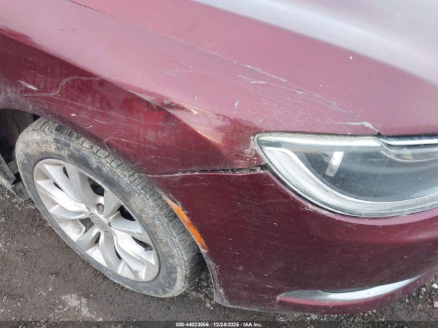 Chrysler 200 C Image 15