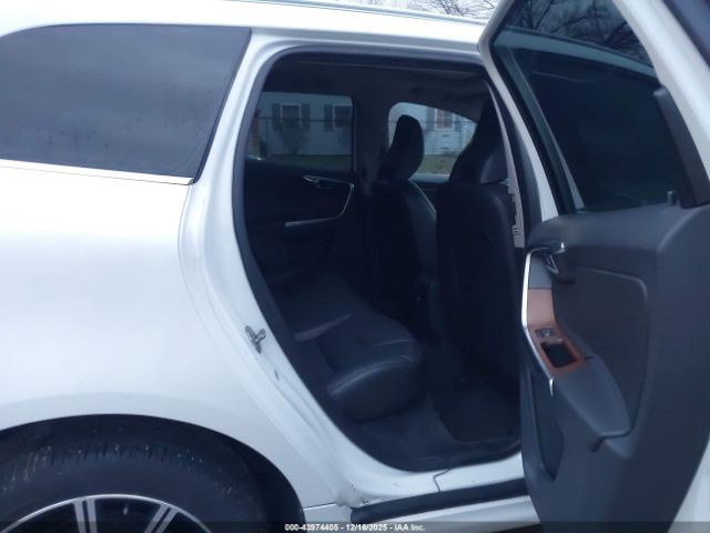 Volvo XC60 T6 Inscription Image 16