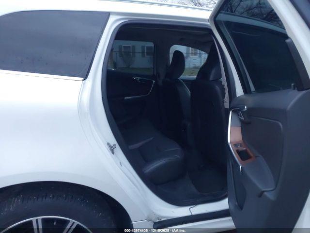 Volvo XC60 T6 Inscription Image 16