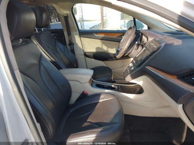 Lincoln MKC Reserve Image 3