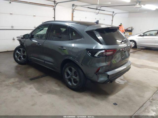 Ford Escape St-line Image 17