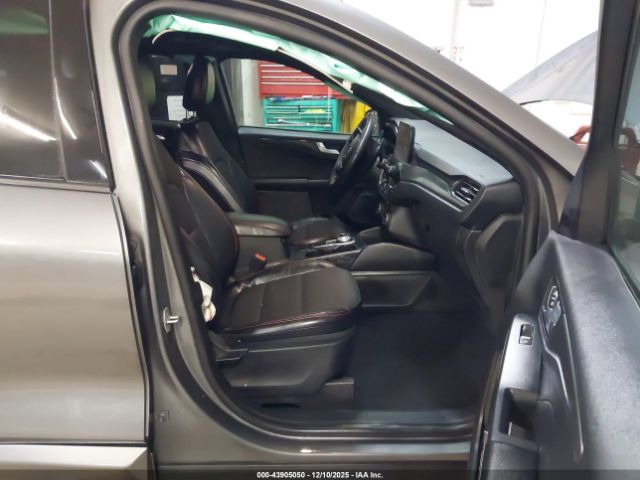 Ford Escape St-line Image 19