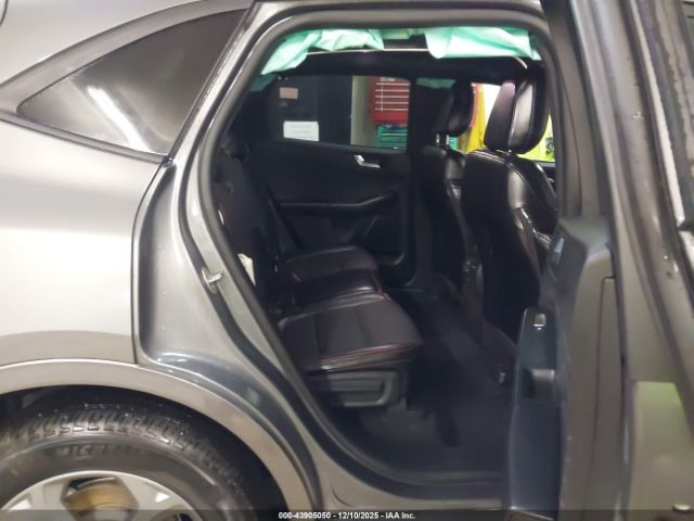 Ford Escape St-line Image 5