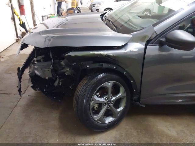 Ford Escape St-line Image 11