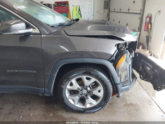 Jeep Compass Limited Fwd Image 17
