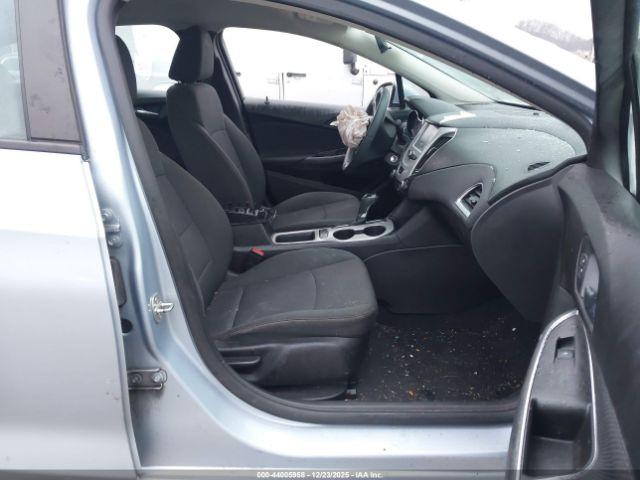 Chevrolet Cruze Ls Auto Image 6