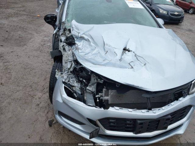 Chevrolet Cruze Ls Auto Image 8