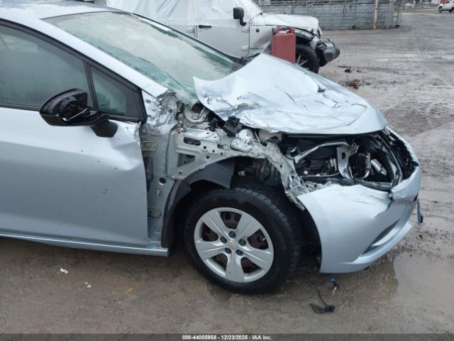 Chevrolet Cruze Ls Auto Image 14