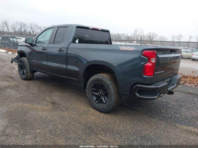 Chevrolet Silverado 1500 Custom Trail Boss Image 14