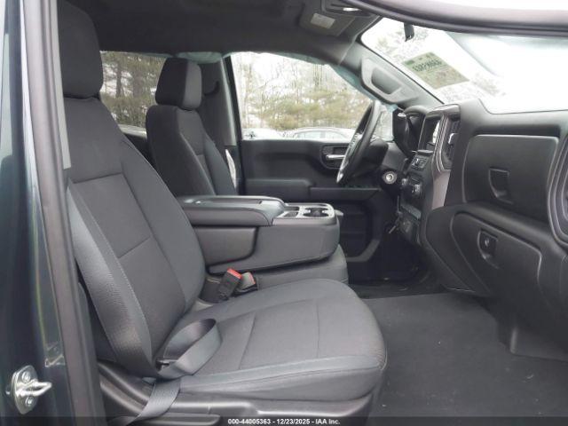 Chevrolet Silverado 1500 Custom Trail Boss Image 9