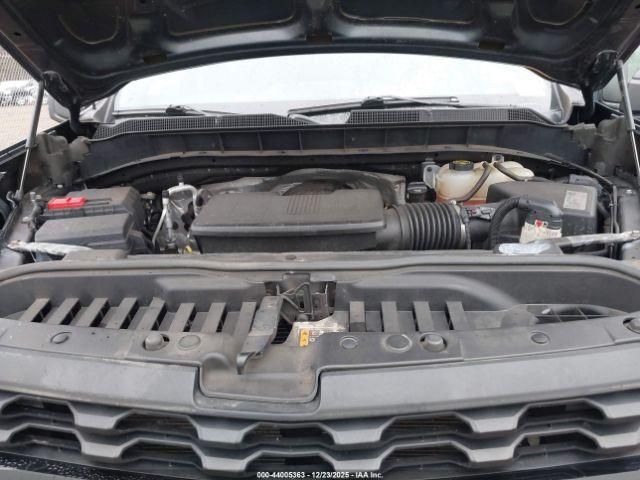 Chevrolet Silverado 1500 Custom Trail Boss Image 8