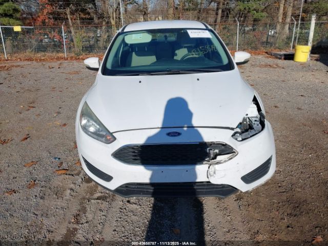 Ford Focus Se Image 12
