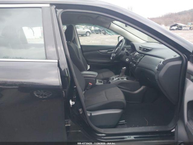 Nissan Rogue S Image 5