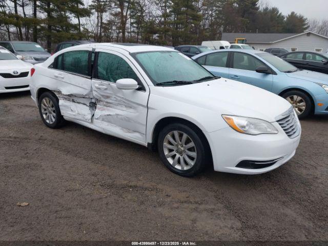  Salvage Chrysler 200