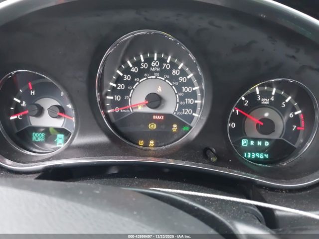 Chrysler 200 Touring Image 9