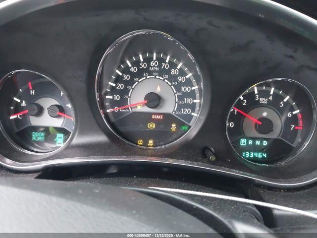 Chrysler 200 Touring Image 9