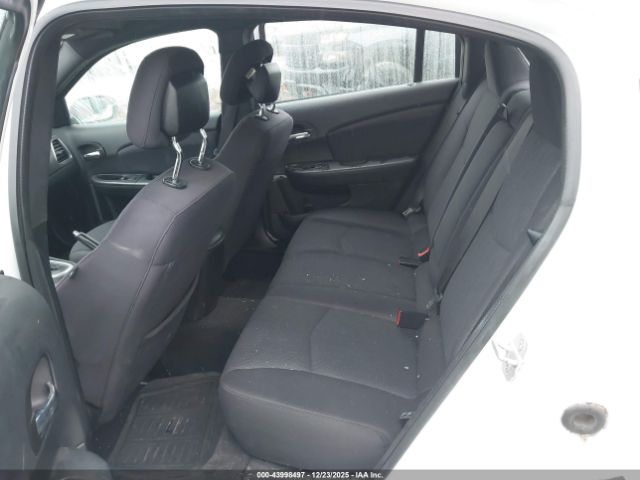 Chrysler 200 Touring Image 10