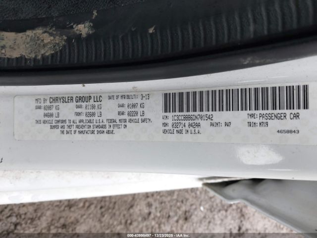 Chrysler 200 Touring Image 8