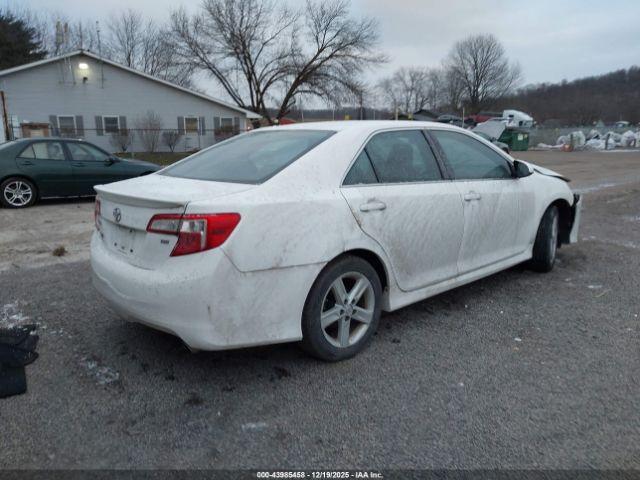 Toyota Camry Se Image 4