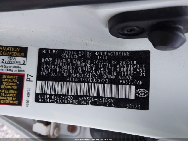 Toyota Camry Se Image 10