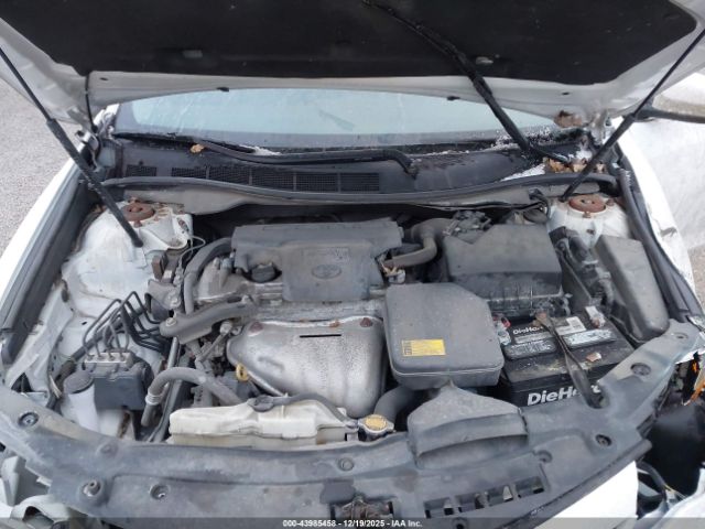 Toyota Camry Se Image 16