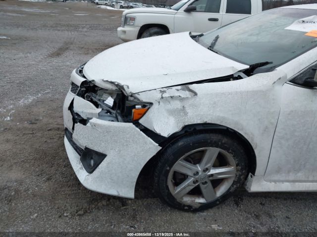 Toyota Camry Se Image 2