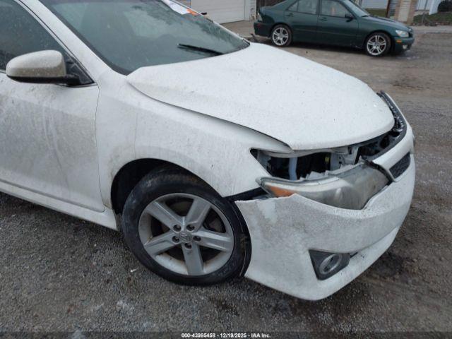 Toyota Camry Se Image 3