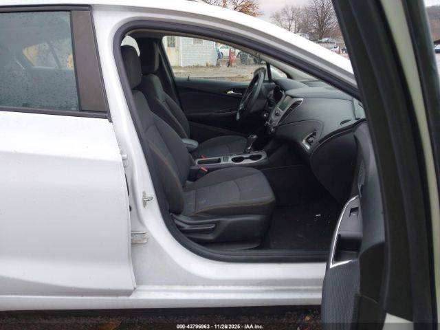 Chevrolet Cruze Ls Auto Image 3