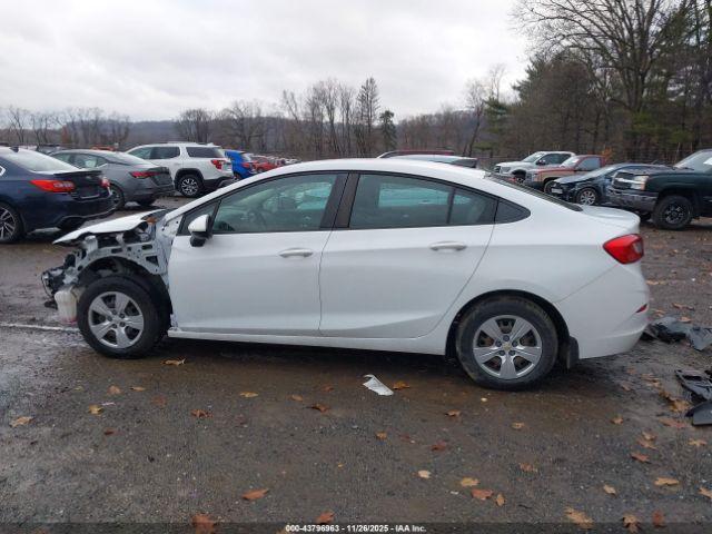 Chevrolet Cruze Ls Auto Image 8