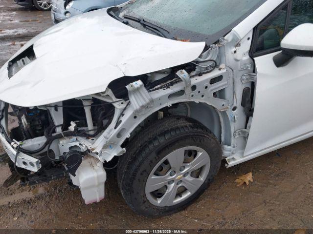 Chevrolet Cruze Ls Auto Image 17