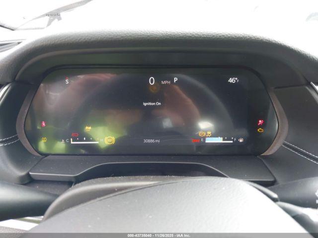 Jeep Grand Cherokee Altitude 4x4 Image 12