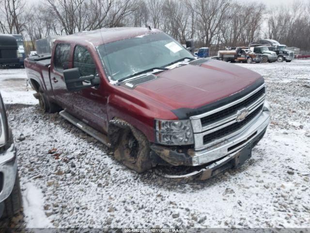  Salvage Chevrolet Silverado 2500