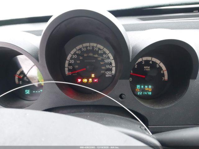 Dodge Nitro Sxt Image 4