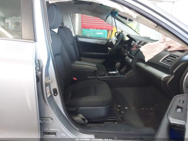 Subaru Legacy 2.5i Premium Image 13