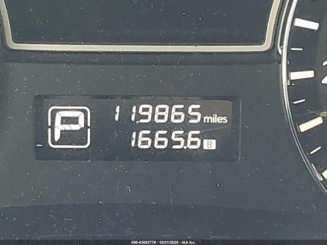 Nissan Pathfinder S Image 20